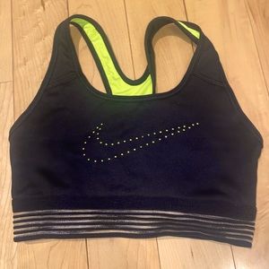 Rare Nike sports bra beautifully detailed XS NEW